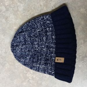 Like new Free country Knit hat for man one Size colors blue and white